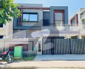 10 Marla Brand New House For Rent Bahria Town Sector D