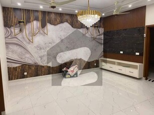 10 Marla Luxury Non Furnished Upper Portion For Rent In Bahria Town lahore Bahria Town Sector C